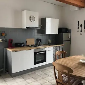  Hébergement de vacances Agreable Maison De Village France